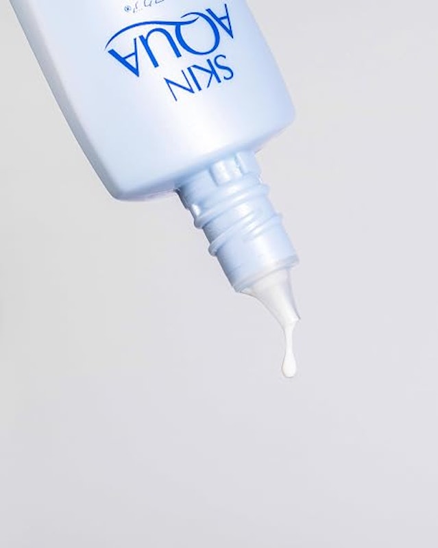 Protetor Solar Skin Aqua Super Moisture Milk 4