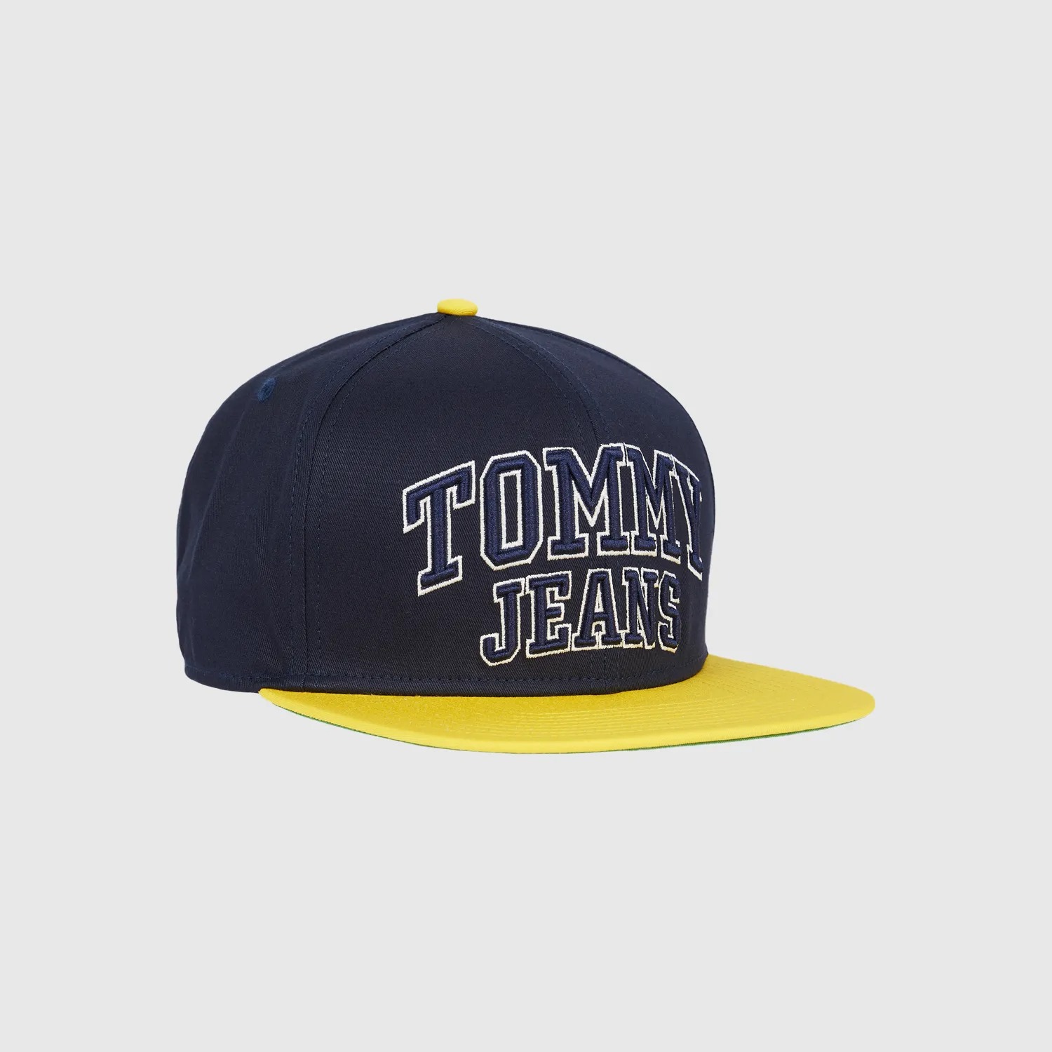 Tommy Hilfiger 5