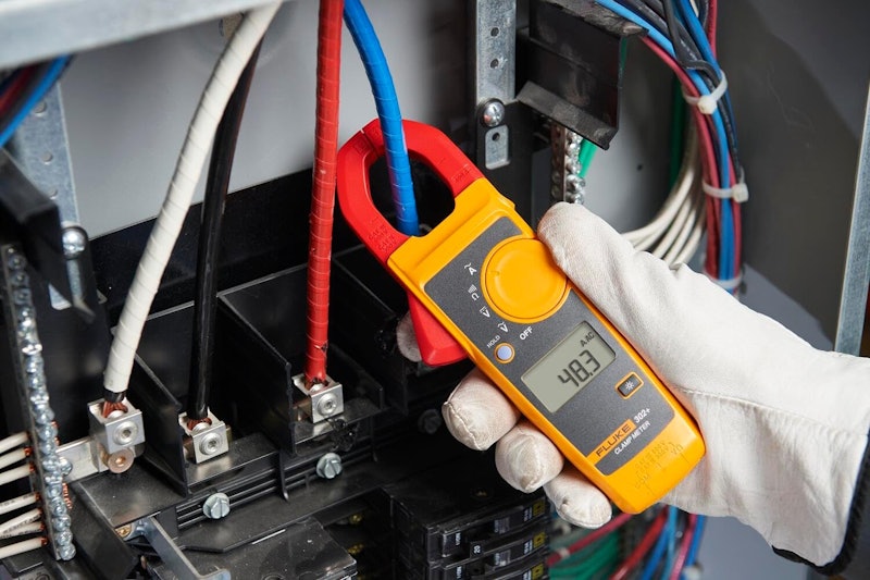 Alicate Amperímetro Fluke 302+ 2