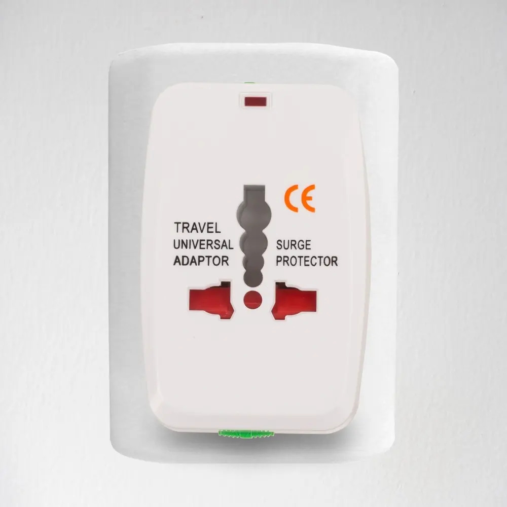 Adaptador de Tomada Universal para Viagem 3