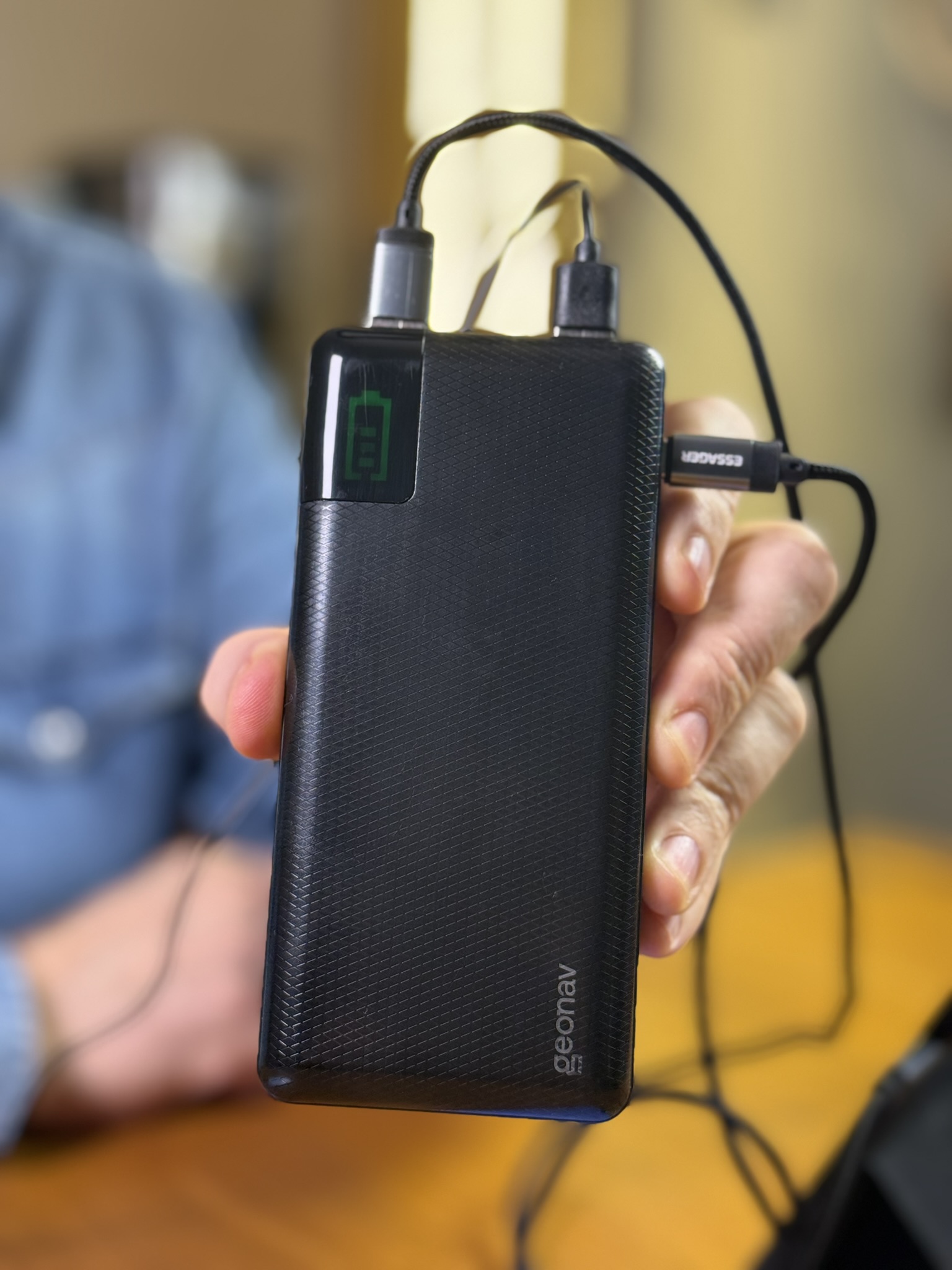 Carregador Portátil Preto – 20000 mAh 6