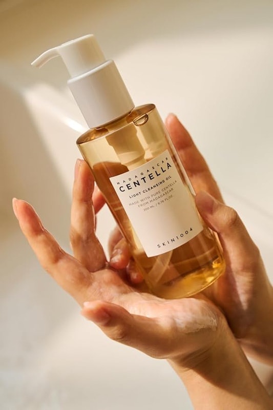 Centella Light Cleansing Oil 4