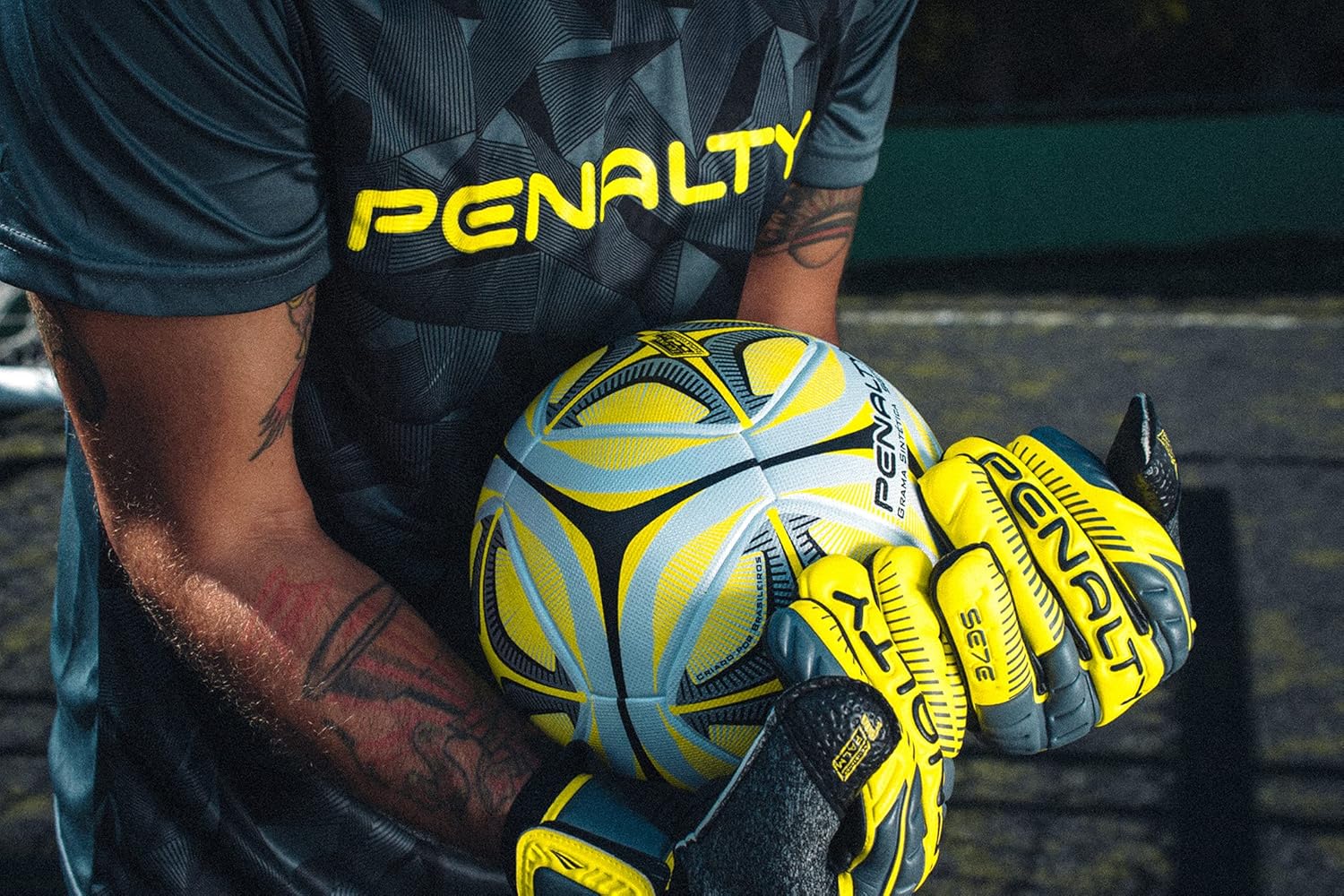 Luva de Goleiro Penalty Se7e Training X 4