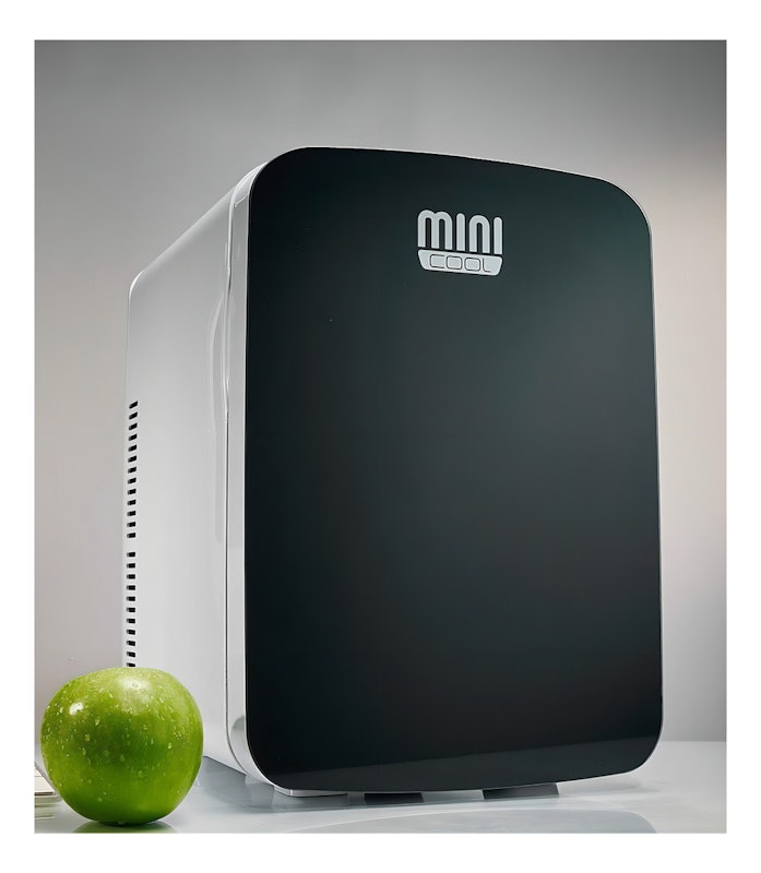 Mini Refrigerador 15 litros AC/DC Preta 1