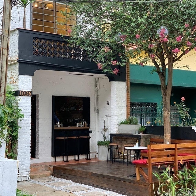 Santana Bar 3