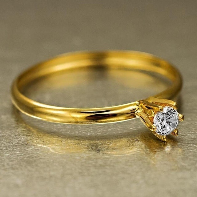 Anel Solitário de Ouro 18K com Zircônia 2