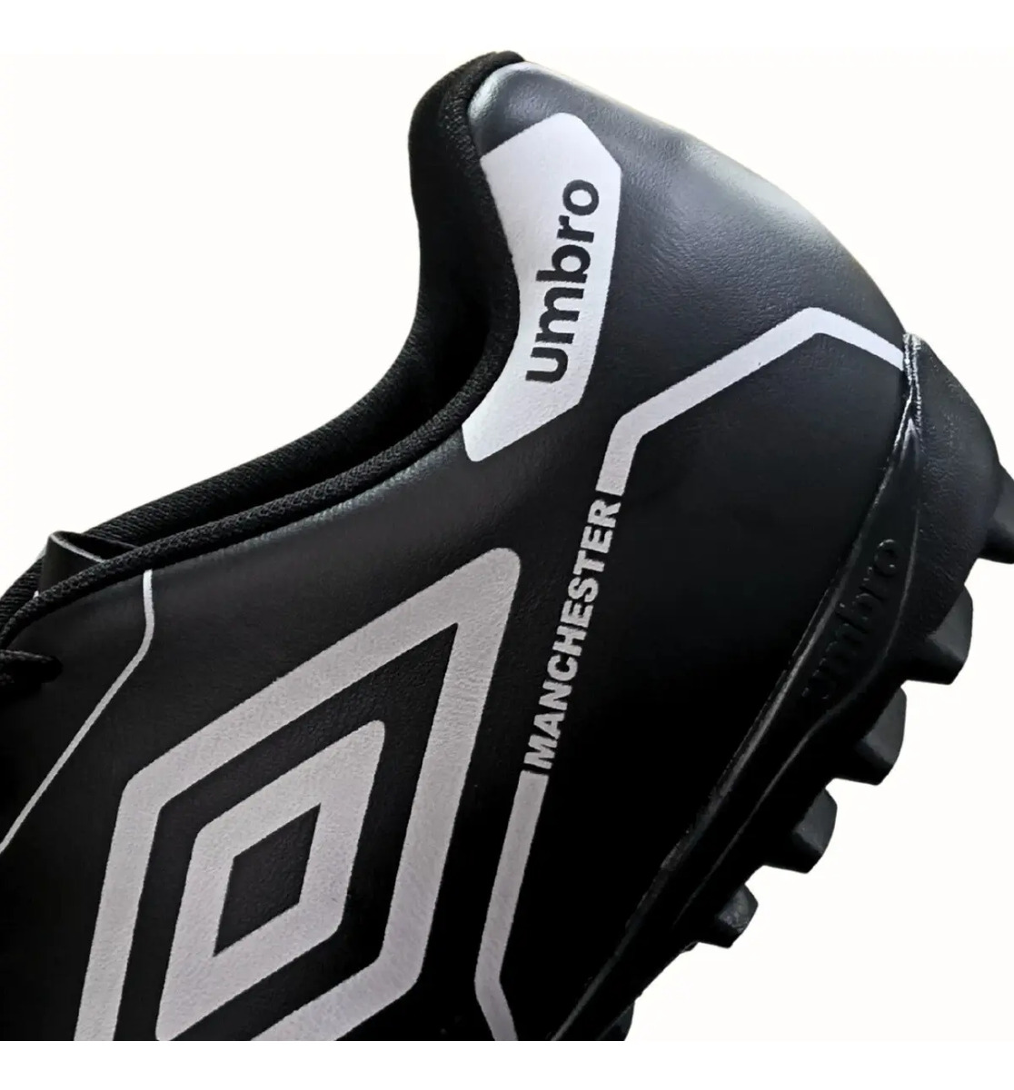 Chuteira Society Umbro Manchester Costurada 2
