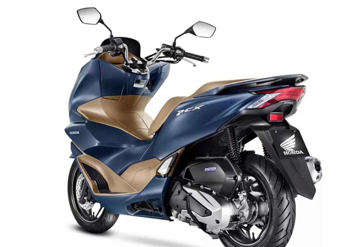 Honda PCX DLX ABS 4