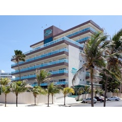 Crocobeach Hotel