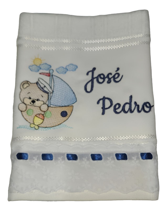 Toalha Bordada Personalizada com Nome Infantil 2