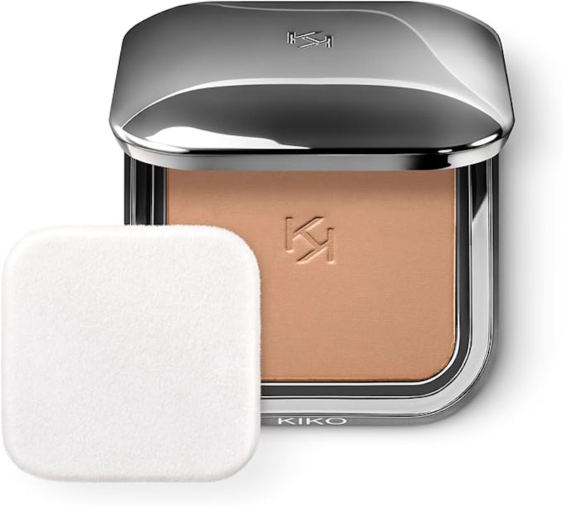Weightless Perfection Wet and Dry Powder Foundation 1