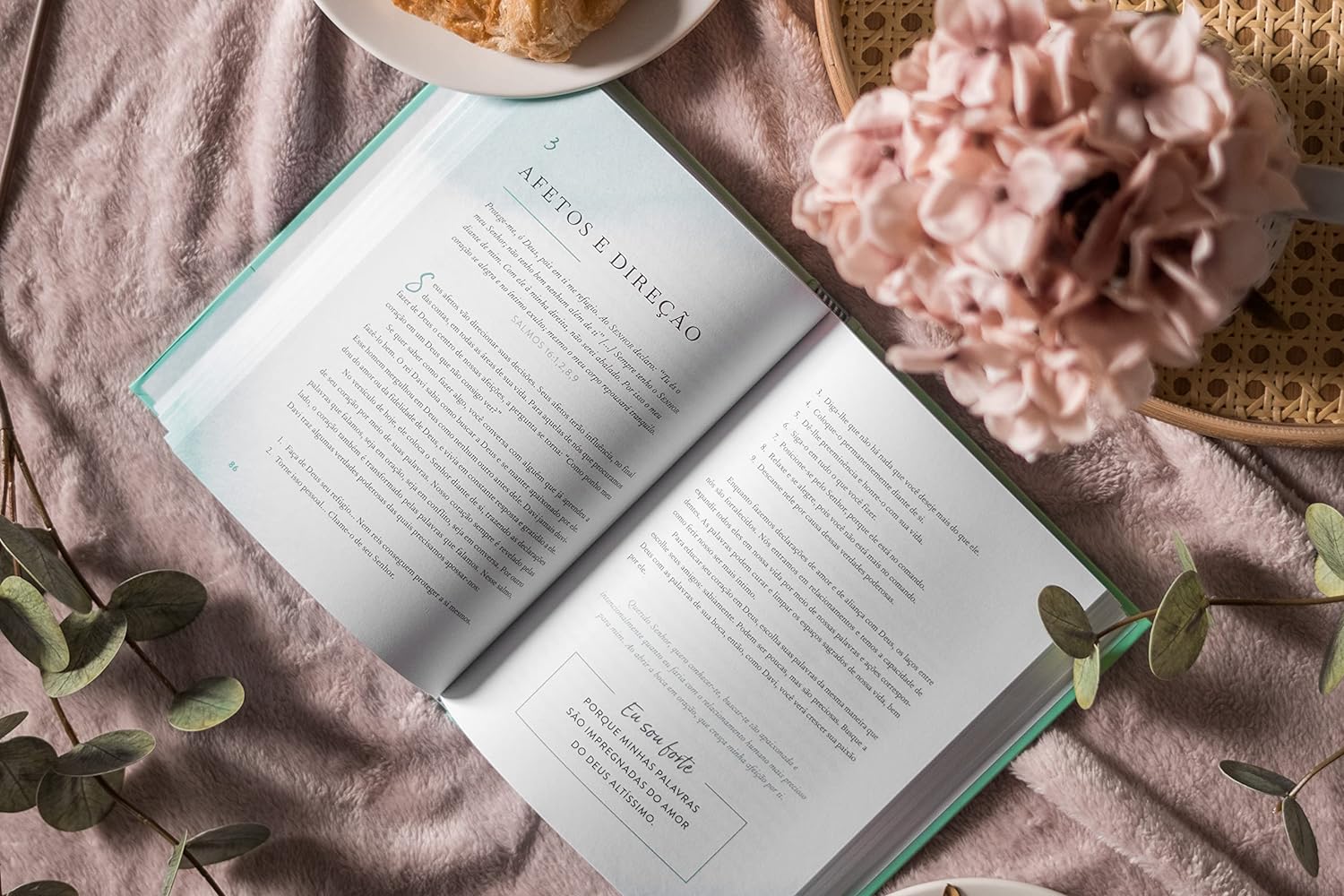 Forte: Devocionais para uma Vida Poderosa e Apaixonada 4