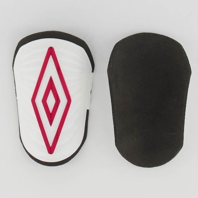 Caneleira de Futebol Umbro Diamond SS 1