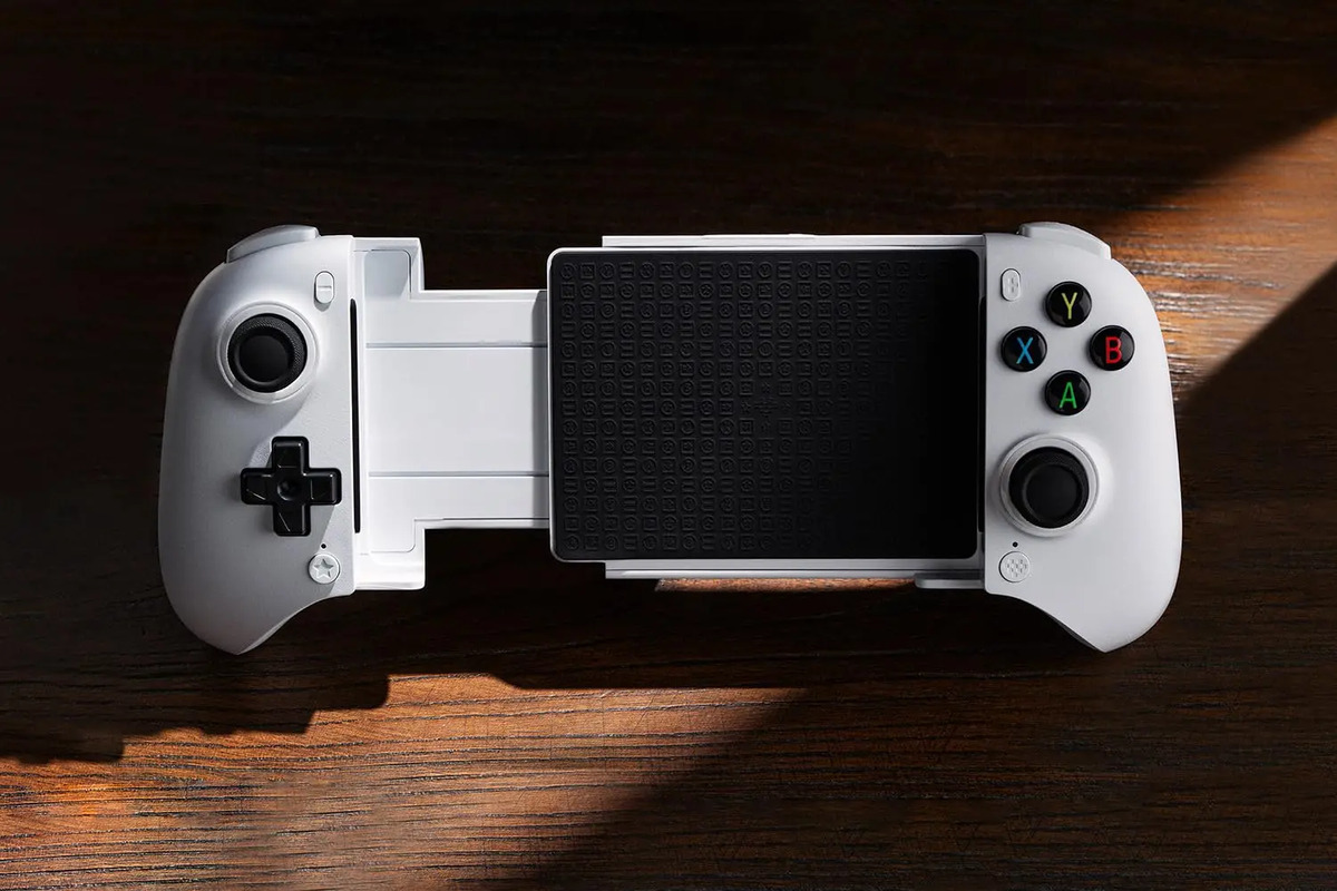 8BitDo Ultimate Mobile Gaming Controller 5