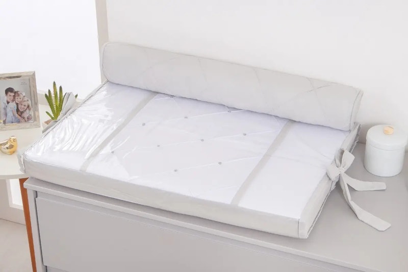 Kit Trocador de Cômoda Reto para Bebê com Rolinho de Apoio 3