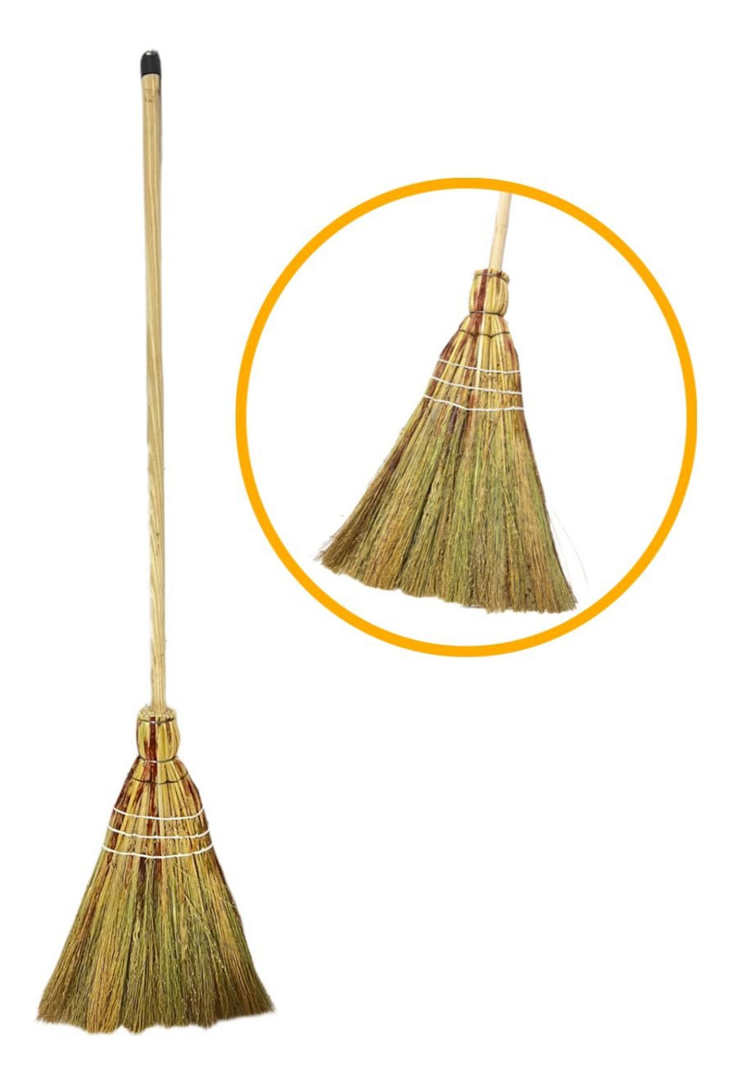Vassoura Caipira de Palha com Cabo Bruxa 3