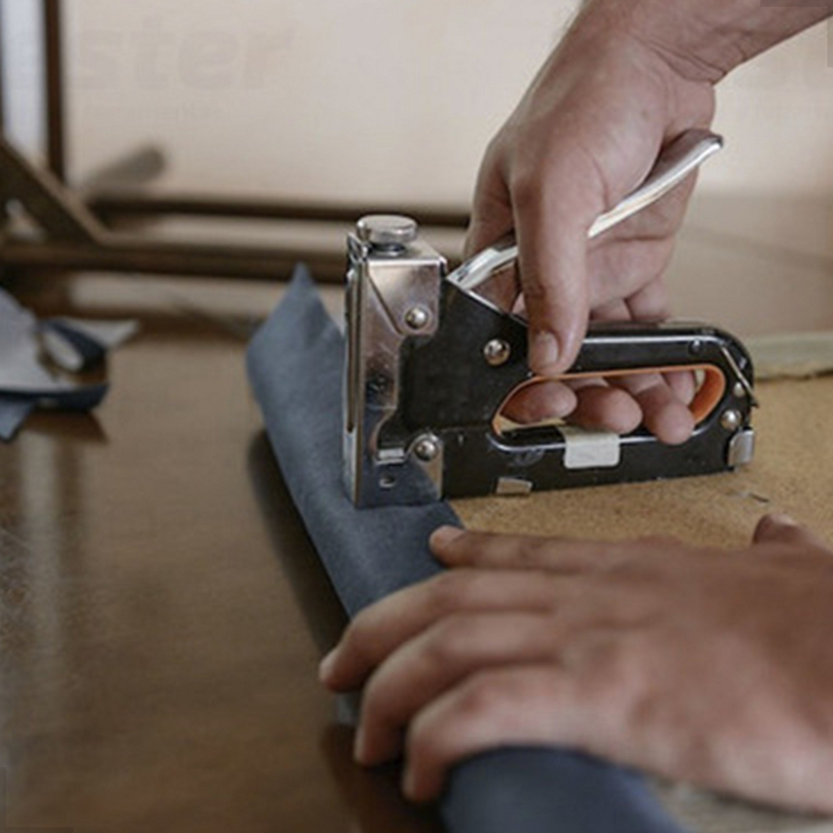 Grampeador Tapeceiro Profissional Bestfer 3