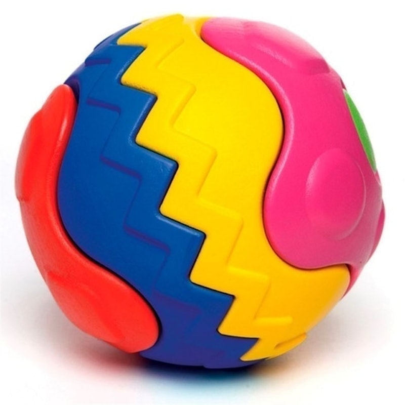 Bolas de plástico coloridas. itens de lazer e jogos.