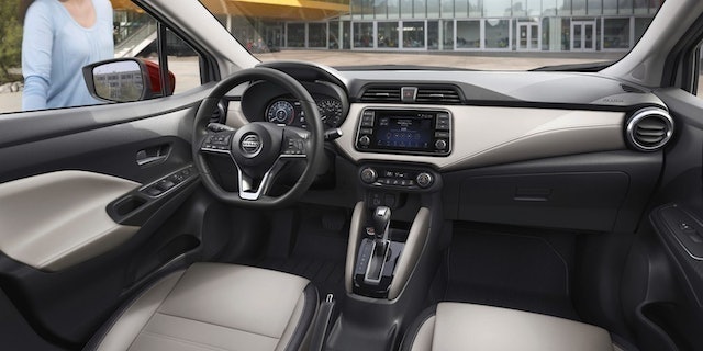 Nissan Versa Sedan 3