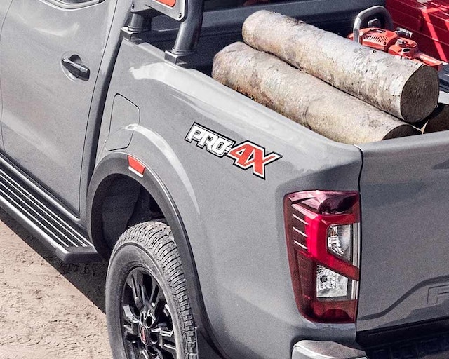 Nissan Frontier 2