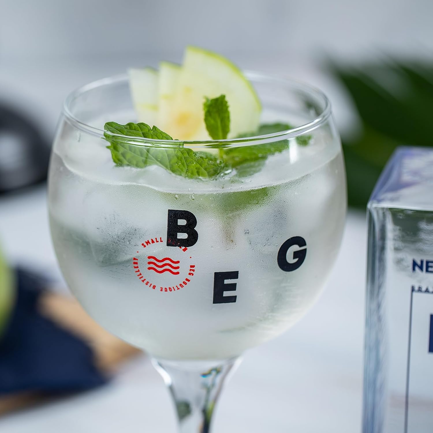 New World Navy Gin 3