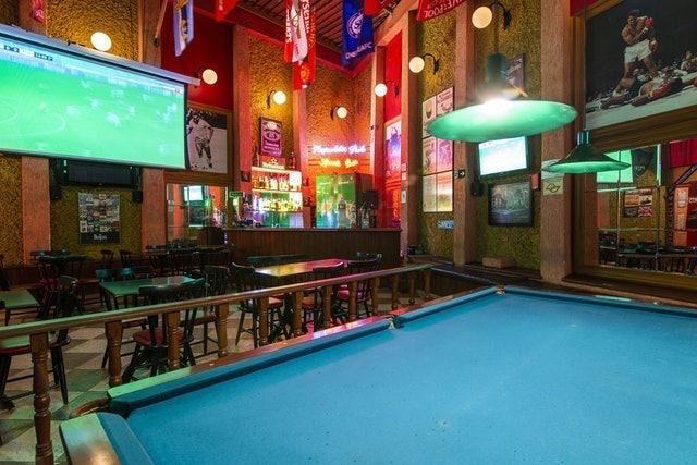 Republic Pub 4
