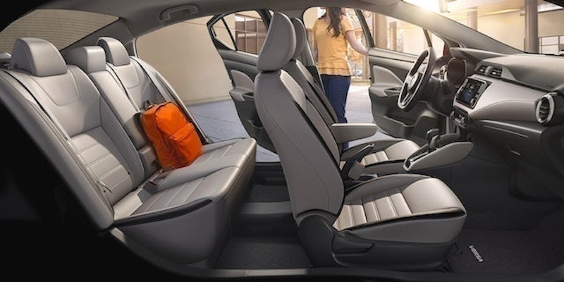 Nissan Versa Sedan 4