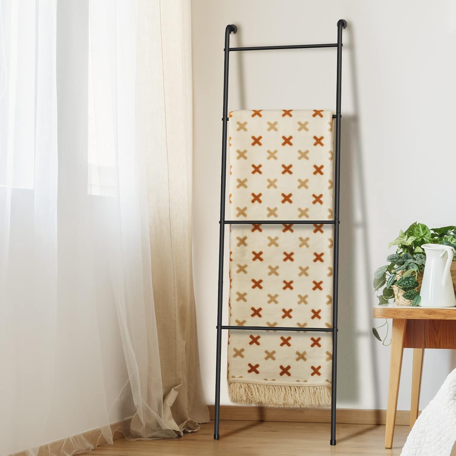 Toalheiro Escada de Metal Preto para Ambientes Externos e Internos 1