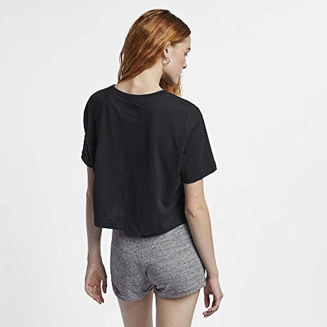 Camiseta Feminina Nike Sportswear Essential  3