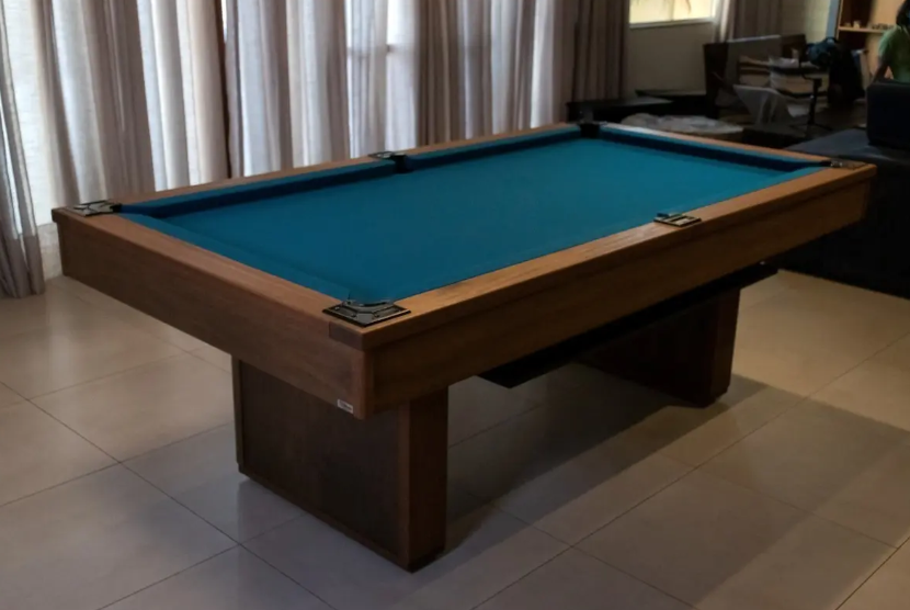 Mesa de Sinuca e Jantar com 2 Bancos 2