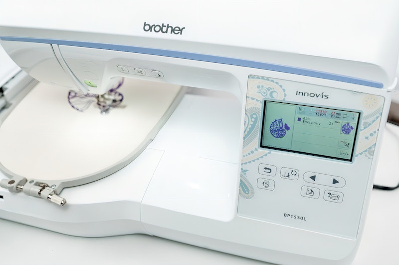 Máquina de Bordado para Uso Doméstico 4