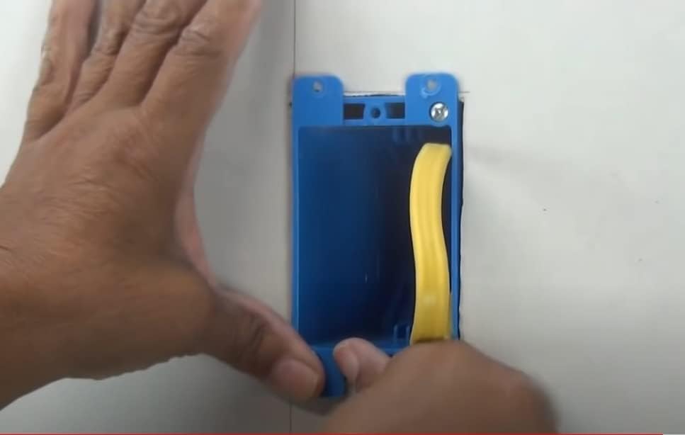 Câmera Espiã Interna - Tomada Energia Wi-Fi 3