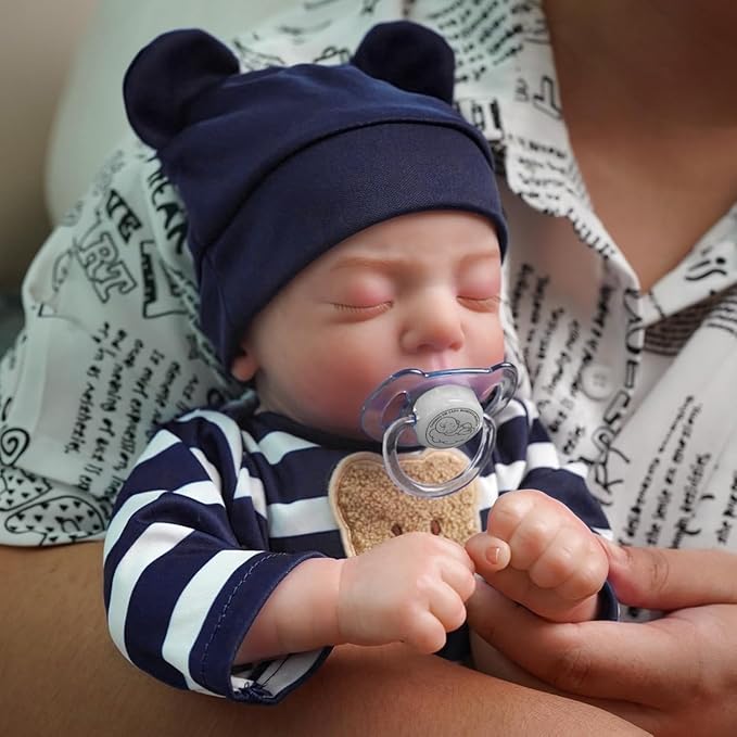 Bebê Reborn Menino Urso Boneco Realista de Silicone 4