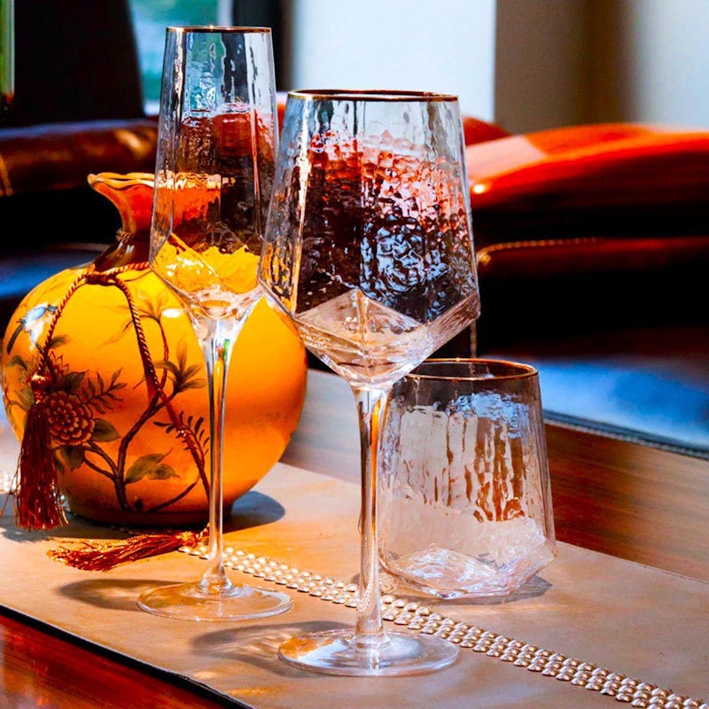 Conjunto 2 Taças de Vinho de Cristal com Fio de Ouro Taj 600 ml 3