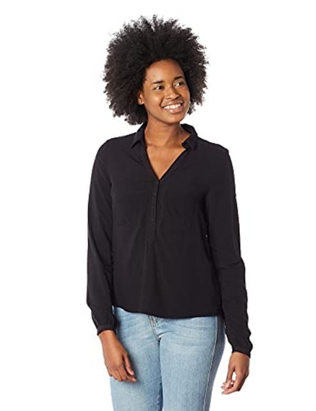 Camisa Básica Feminina com Bolsos Frontais 4