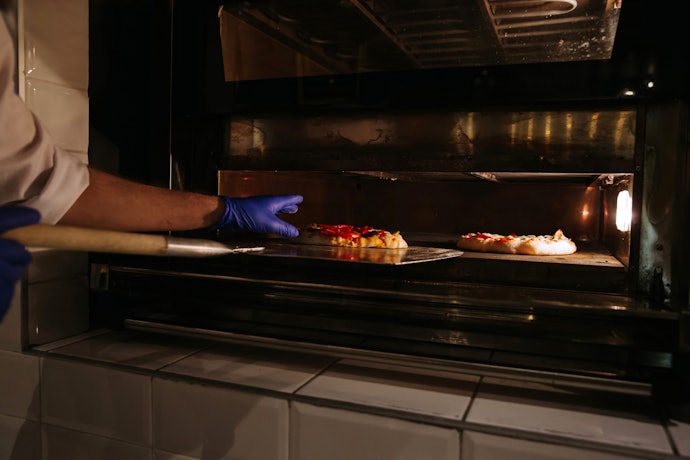 Pedras ou Chapas com 80 x 60 Conseguem Assar Pizzas Grandes, Família e com Bordas