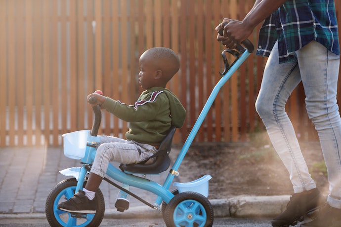 Escolha entre Carrinho e Passeio Infantil com Pedal ou Andador