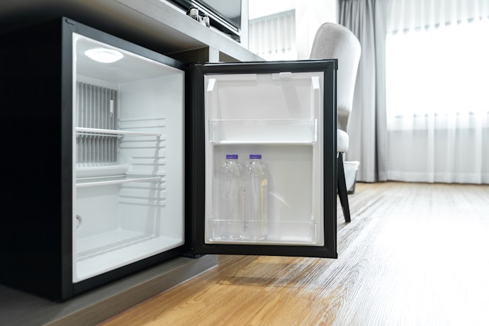 Mini Geladeira com pelo Menos 10 L É a Melhor Opção para Ter no Quarto