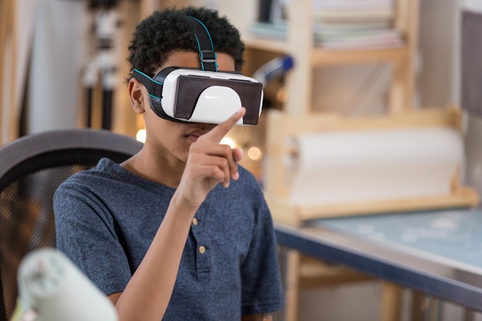 Se Busca Óculos VR para Celular, Escolha um Modelo com Ajuste de Foco e IPD