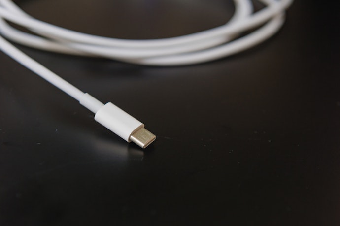 Para Maior Conveniência, Aposte em uma Lixeira Inteligente com Sensor Recarregável Via USB