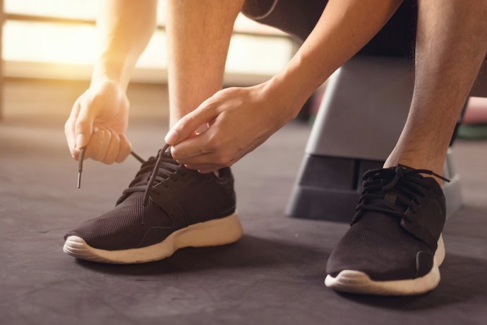 Tênis para Crossfit com Cadarço ou Velcro? Escolha o Mais Prático para Você
