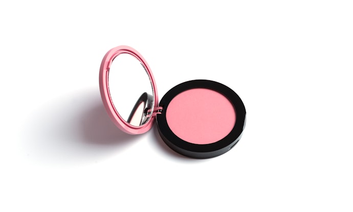 Blushes Baratos com Espelho e Esponjinha Facilitam a Aplicação do Produto