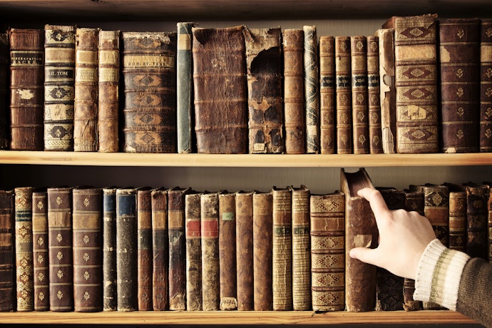 Verifique as Características da Escola Literária a Qual o Livro Pertence