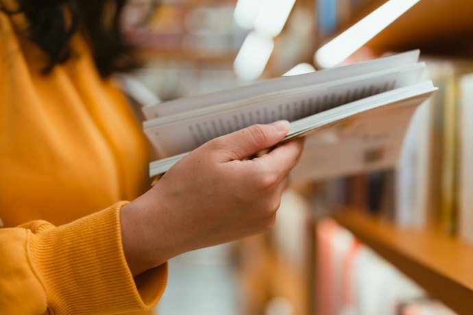 Prefira Obras de Edições Recentes para Estudar a Gramática Atualizada