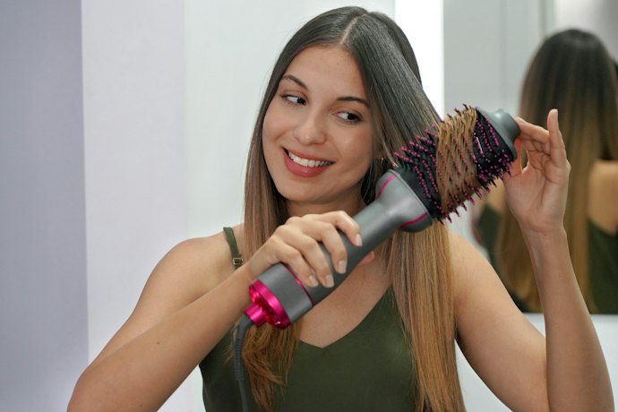 Para Diminuir os Danos, Prefira Escova Secadora com Tecnologias, como Revestimento de Cerâmica
