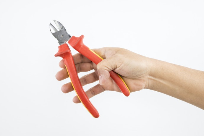 Um Alicate de Corte com Cabo Antideslizante e Ergonômico Fica Mais Firme na Sua Mão
