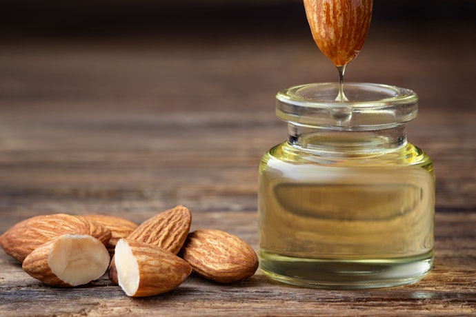 Prefira o Óleo de Amêndoas 100% Puro para Mais Nutrição e Versatilidade