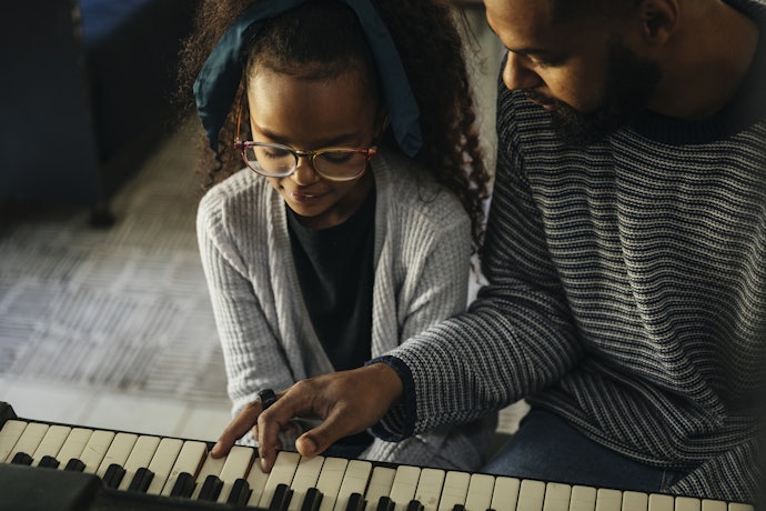 Se Nunca Tocou o Instrumento, Procure Teclados para Iniciantes com Funções de Aprendizado