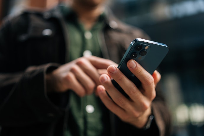 Busca um Celular Fluido para o Dia a Dia? Opte por Modelo com 128 GB + 6 GB de RAM ou Mais