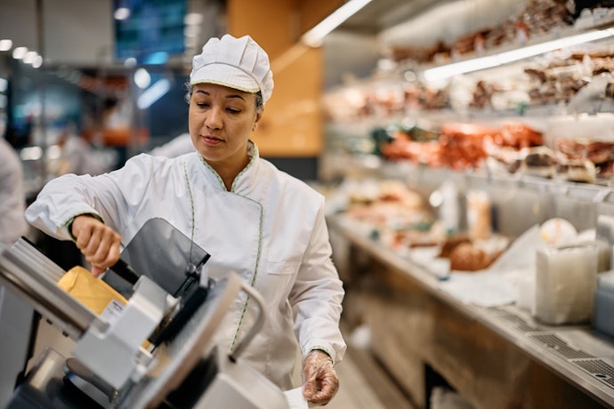 Para Supermercados ou Charcutarias, Escolha um Fatiador de Frios Elétrico Industrial